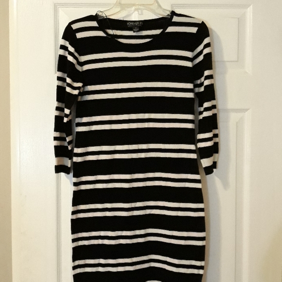 Forever 21 Dresses & Skirts - Forever21 Black striped dress Forever 21 Dresses & Skirts - Forever21 Black striped dress